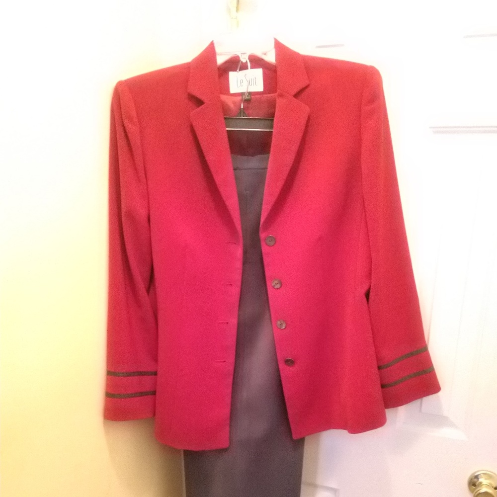 Le Suit  WOMAN 3 PC  SUIT ON SALE! SZ 14